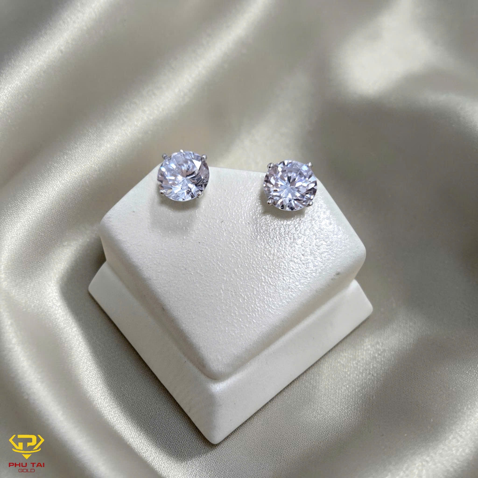Khuyên tai vàng trắng (mã KT 2305)